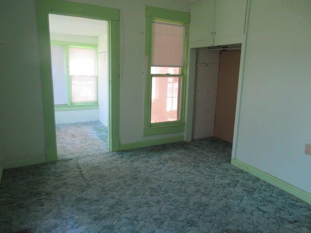 220 E 4th Street, Grove, OK 74344