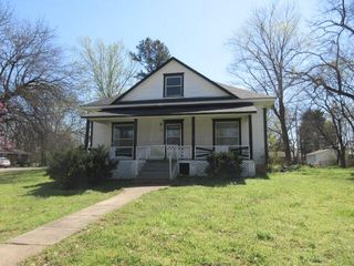 220 E 4th Street, Grove, OK 74344