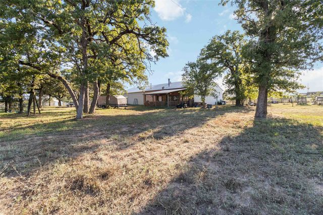 145 Three Oaks LN, Bastrop, TX 78602