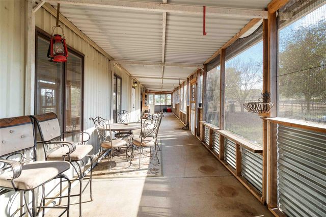 145 Three Oaks LN, Bastrop, TX 78602