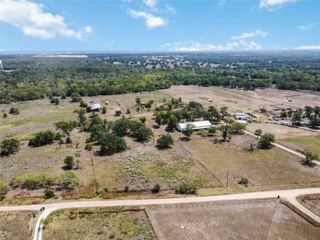 145 Three Oaks LN, Bastrop, TX 78602