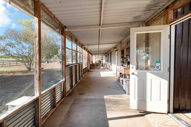 145 Three Oaks LN, Bastrop, TX 78602