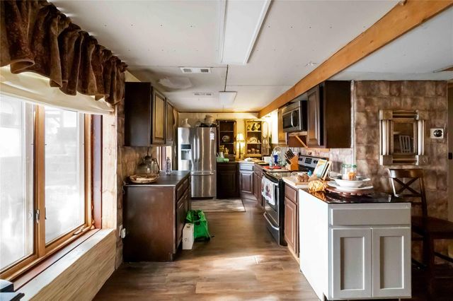 145 Three Oaks LN, Bastrop, TX 78602