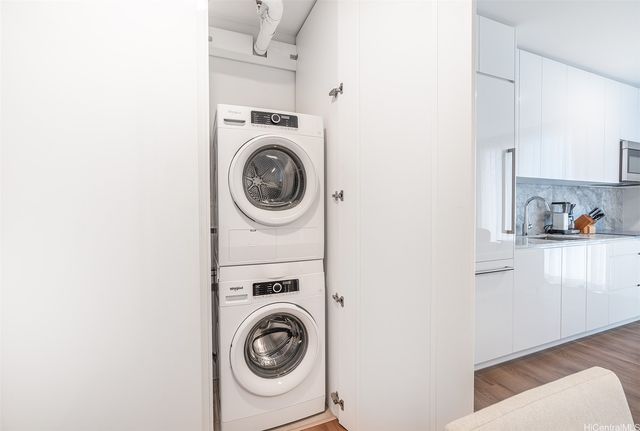 987 Queen Street 1303, Honolulu, HI 96814