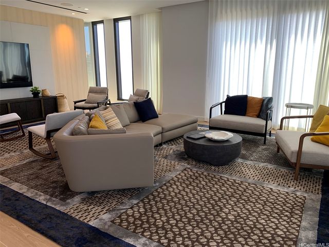 987 Queen Street 1303, Honolulu, HI 96814