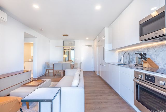 987 Queen Street 1303, Honolulu, HI 96814