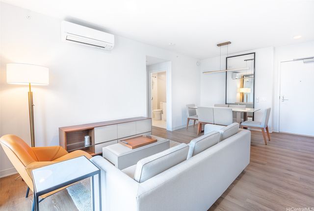 987 Queen Street 1303, Honolulu, HI 96814