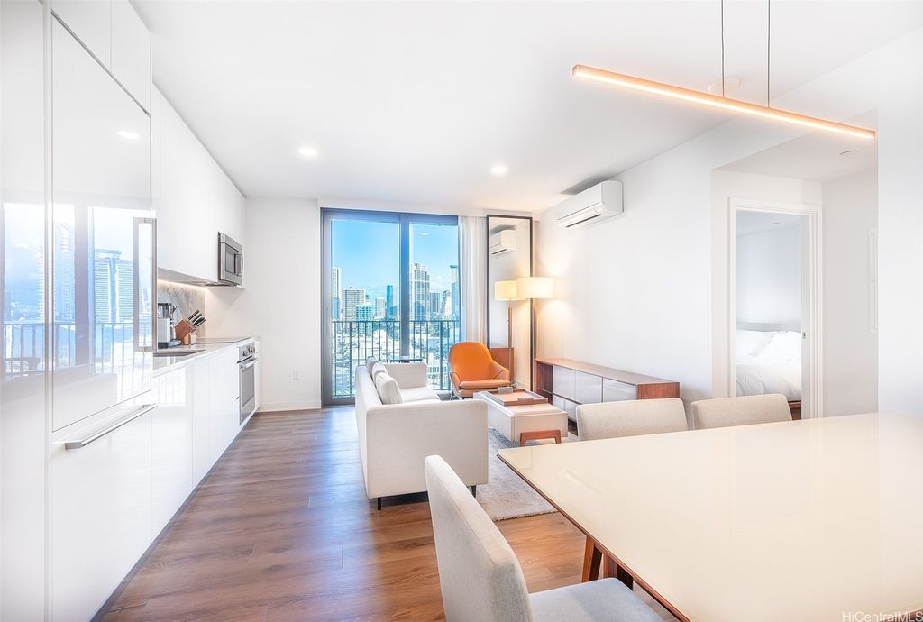987 Queen Street 1303, Honolulu, HI 96814