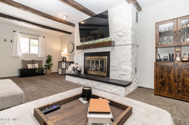 410 Danesmoor Road, Holland, OH 43528
