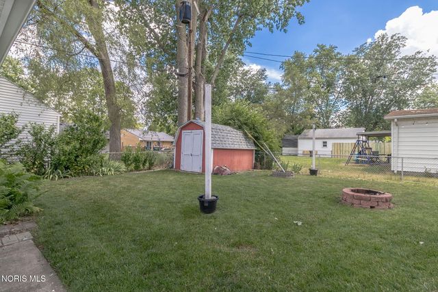 410 Danesmoor Road, Holland, OH 43528