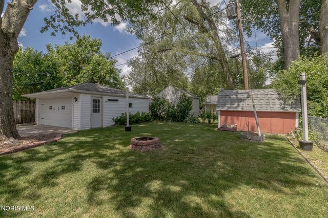 410 Danesmoor Road, Holland, OH 43528