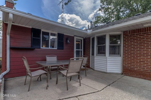 410 Danesmoor Road, Holland, OH 43528