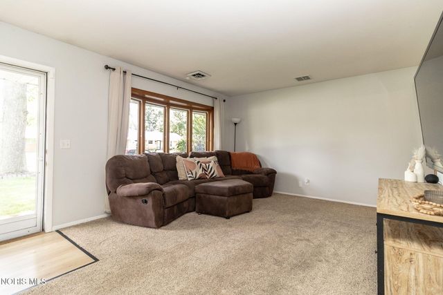 410 Danesmoor Road, Holland, OH 43528