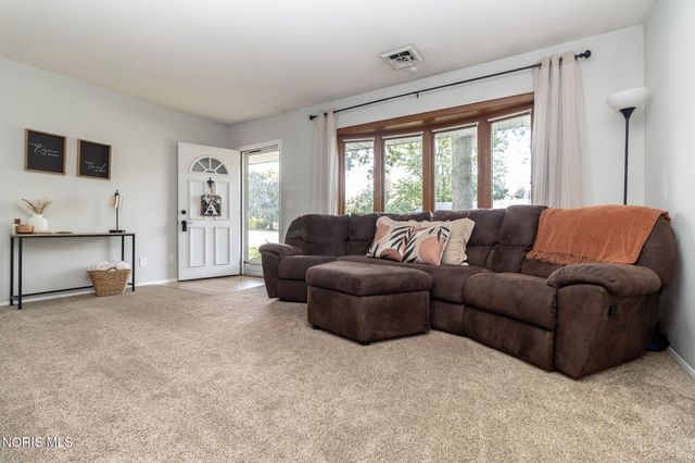 410 Danesmoor Road, Holland, OH 43528