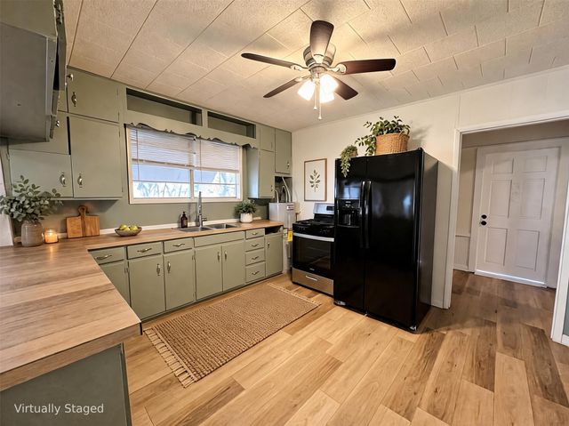 122 Robertson Street, Sulphur Springs, TX 75482