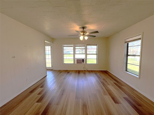 122 Robertson Street, Sulphur Springs, TX 75482