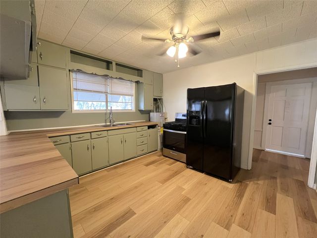 122 Robertson Street, Sulphur Springs, TX 75482