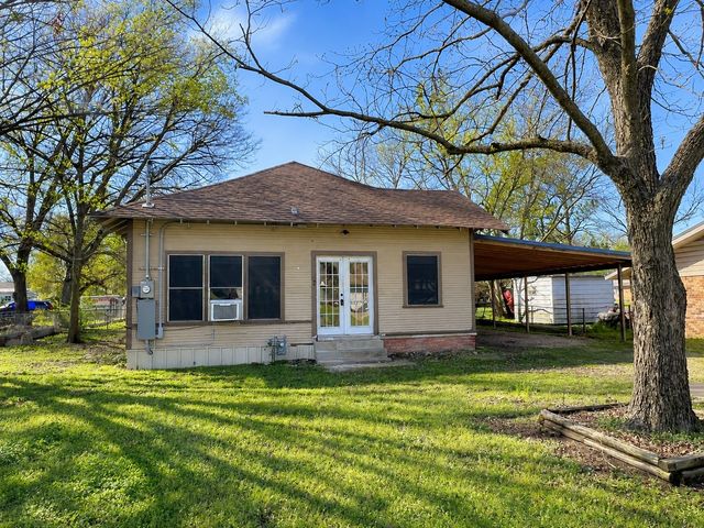 122 Robertson Street, Sulphur Springs, TX 75482