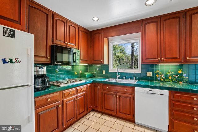 3513 BEVERLY DR, Annandale, VA 22003