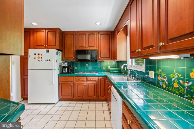 3513 BEVERLY DR, Annandale, VA 22003