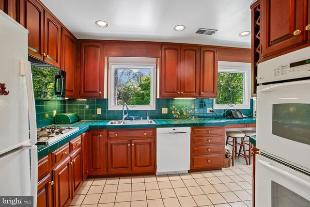 3513 BEVERLY DR, Annandale, VA 22003