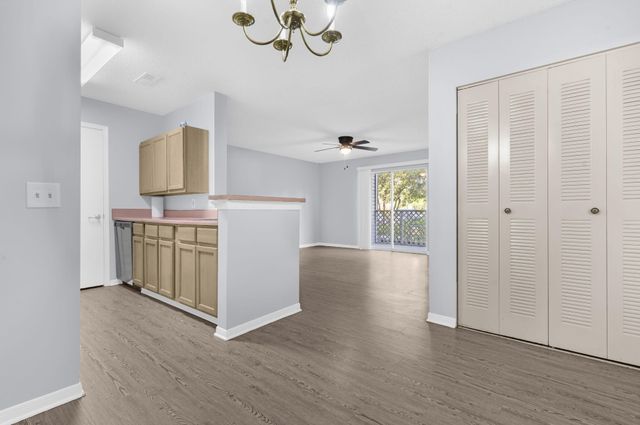 2011 N Highway 17 1600k, Mount Pleasant, SC 29466