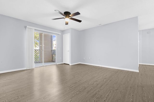2011 N Highway 17 1600k, Mount Pleasant, SC 29466