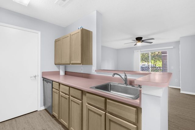 2011 N Highway 17 1600k, Mount Pleasant, SC 29466