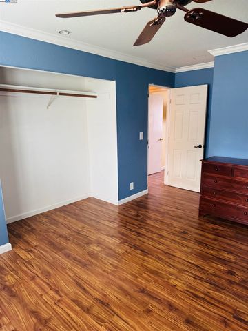 7505 Frederiksen Ln, Dublin, CA 94568