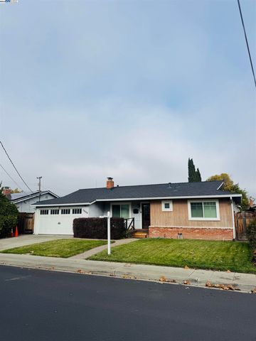 7505 Frederiksen Ln, Dublin, CA 94568