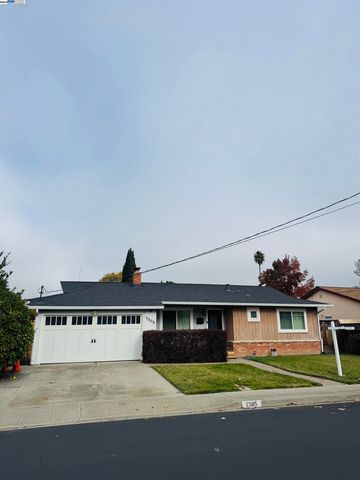 7505 Frederiksen Ln, Dublin, CA 94568