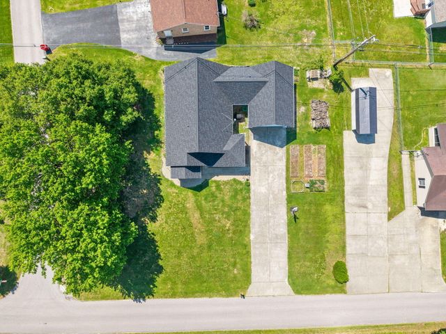 3033 Clear Springs Drive, London, KY 40744