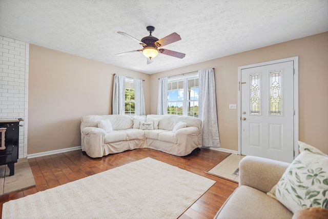 3033 Clear Springs Drive, London, KY 40744