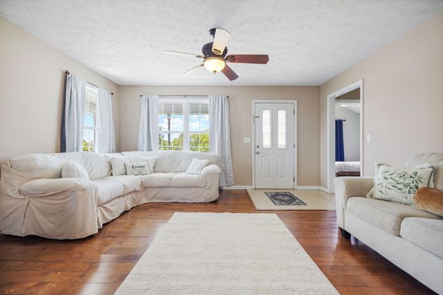 3033 Clear Springs Drive, London, KY 40744