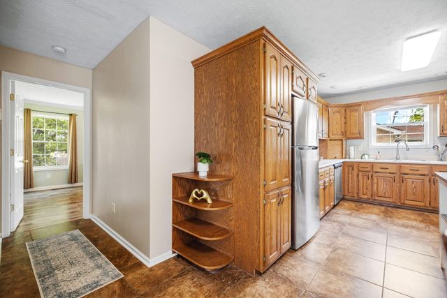 3033 Clear Springs Drive, London, KY 40744