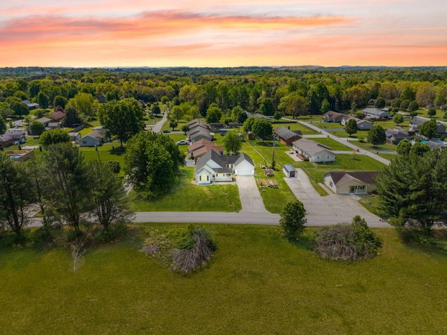 3033 Clear Springs Drive, London, KY 40744