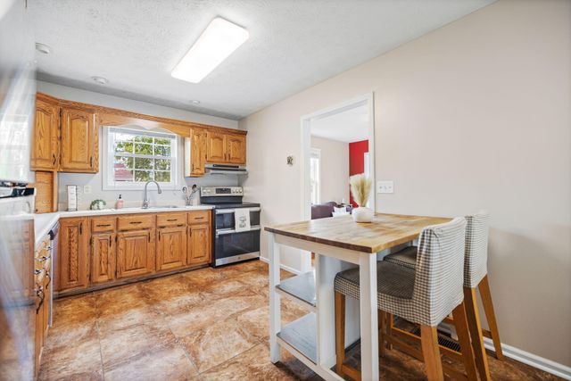 3033 Clear Springs Drive, London, KY 40744