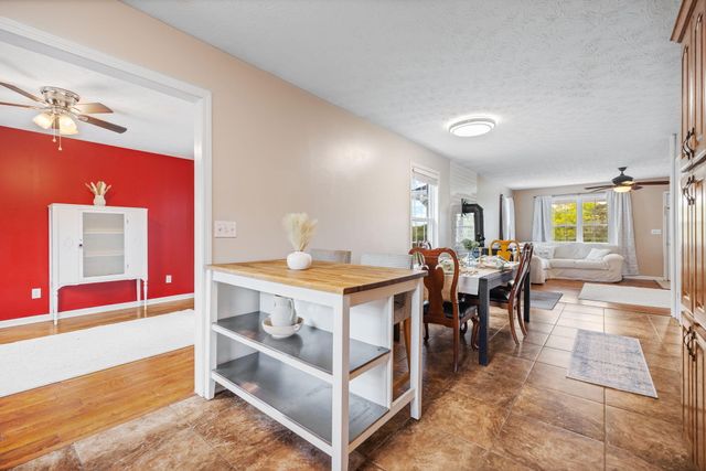 3033 Clear Springs Drive, London, KY 40744