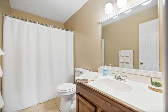 3033 Clear Springs Drive, London, KY 40744