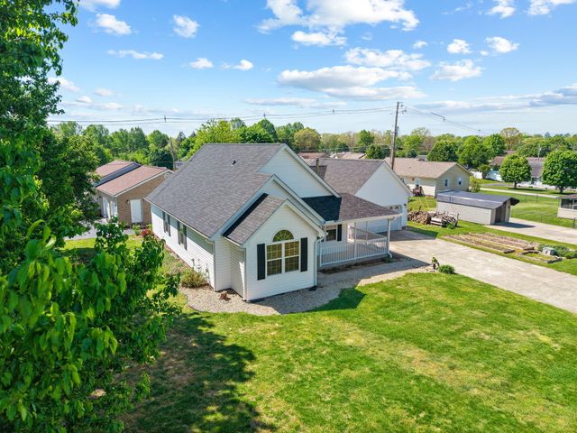 3033 Clear Springs Drive, London, KY 40744
