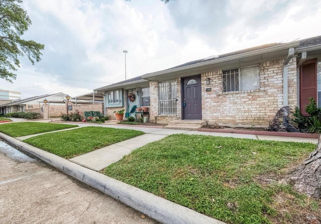 1108 W Tri Oaks Lane 150, Houston, TX 77043