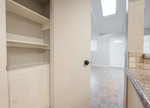 1108 W Tri Oaks Lane 150, Houston, TX 77043