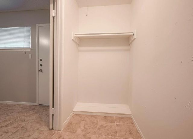 1108 W Tri Oaks Lane 150, Houston, TX 77043