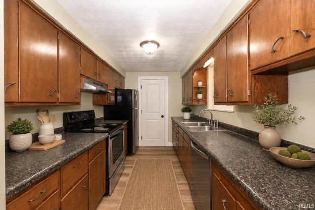 4002 E Saddle Drive, Fort Wayne, IN 46804