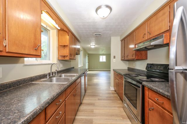 4002 E Saddle Drive, Fort Wayne, IN 46804