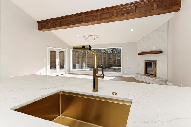 46 N Autumnwood Way, The Woodlands, TX 77380