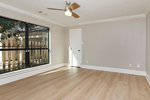 46 N Autumnwood Way, The Woodlands, TX 77380