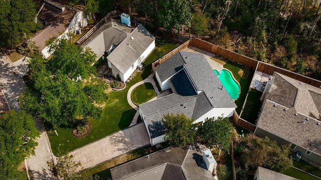 46 N Autumnwood Way, The Woodlands, TX 77380