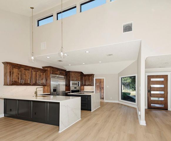 46 N Autumnwood Way, The Woodlands, TX 77380