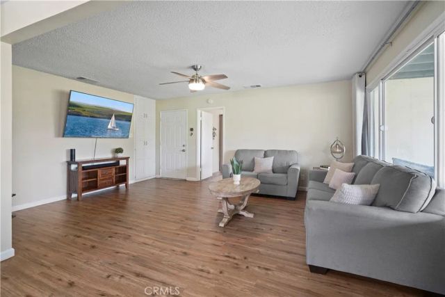 44325 3rd Street East, Lancaster, CA 93535